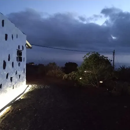 Tabaiba - Macaronesiahomes * La Asomada (Lanzarote)